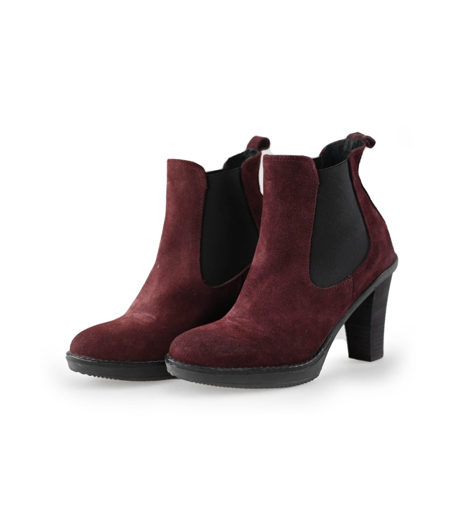 Cypress Chelsea boots