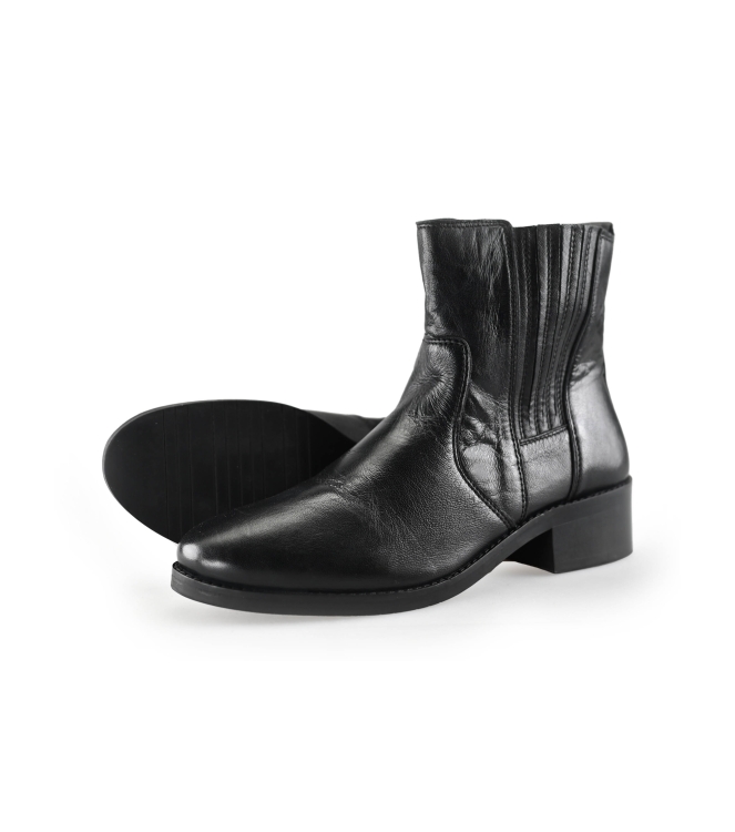 Omoda Chelsea boots