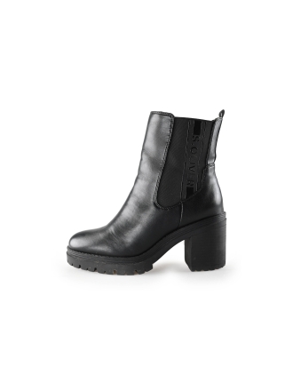 s. Oliver Chelsea boots