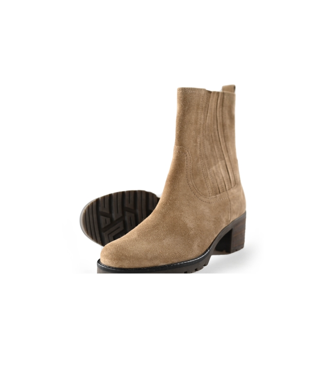Gabor Chelsea boots