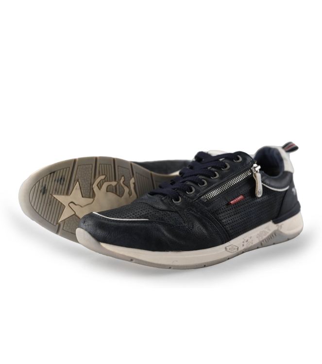 Mustang Sneakers