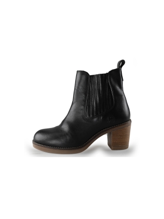 Travelin Chelsea boots