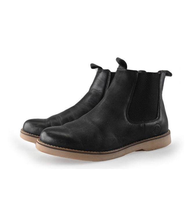 Travelin Chelsea boots