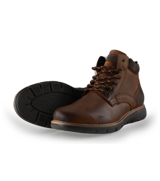 Outfielder Hoge sneakers