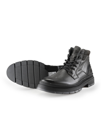 Outfielder Veterboots