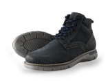 Outfielder Hoge sneakers