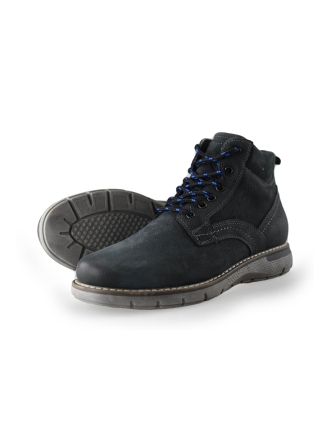 Outfielder Hoge sneakers