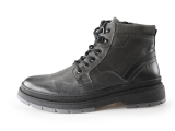 Outfielder Hoge sneakers