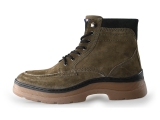 Outfielder Hoge sneakers