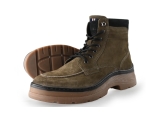 Outfielder Hoge sneakers