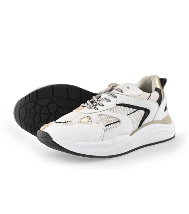 Lina Locchi Sneakers