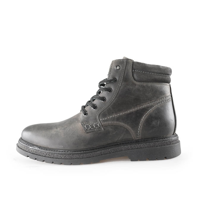 Outfielder Veterboots