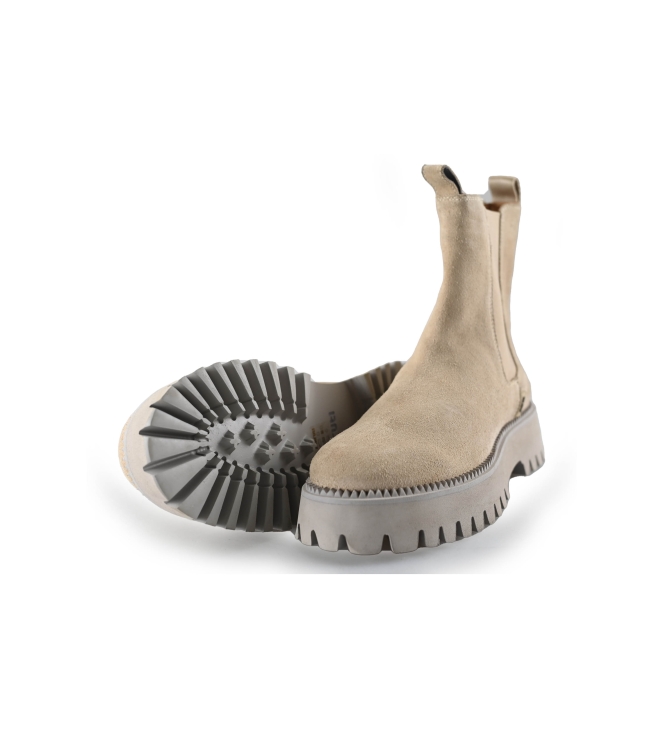 Maruti Chelsea boots