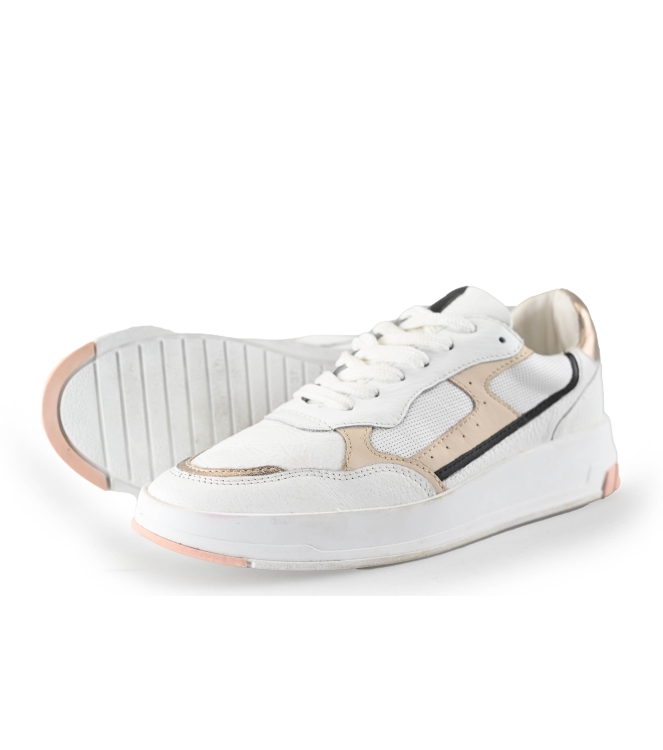 Omoda Sneakers