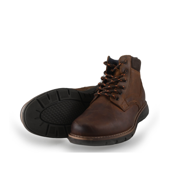 Outfielder Hoge sneakers