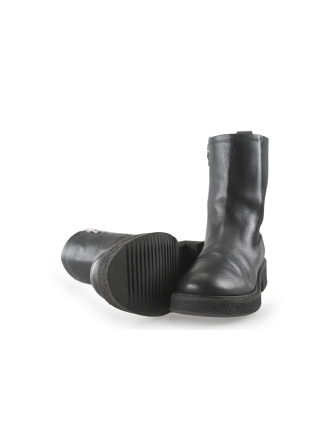 Maruti Chelsea boots