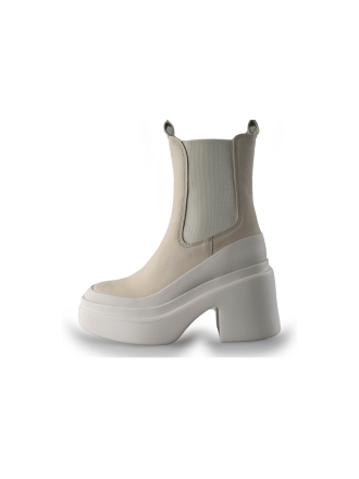 Steve Madden Chelsea boots