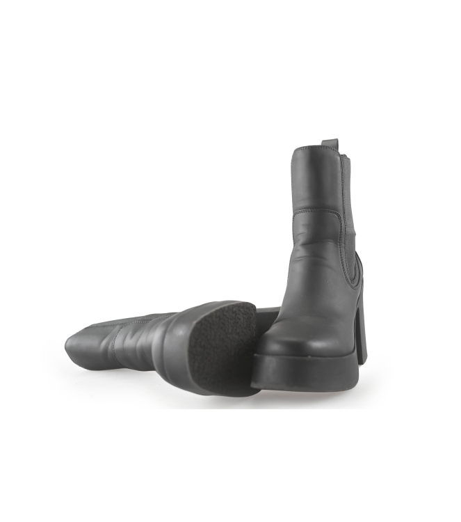 Steve Madden Chelsea boots