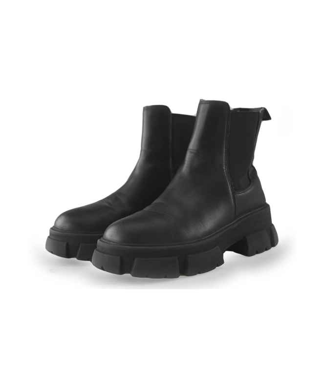 Steve Madden Chelsea boots