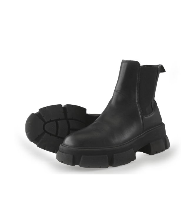 Steve Madden Chelsea boots