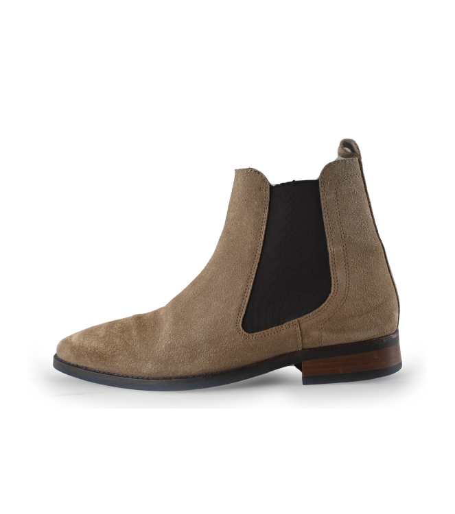 Recall Chelsea boots