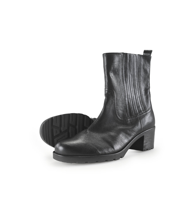 Gabor Chelsea boots